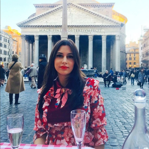 Meet your Posher, Clau - Picture 1 of 4